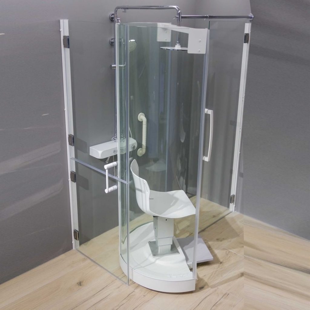 baño accesible con ducha para personas con movilidad reducida